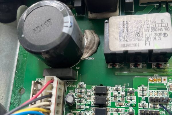 Componentes de una placa electrónica vistos de cerca